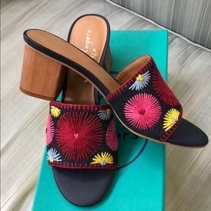 Jack Rogers embroidered denim mules -sz 6  - NIB